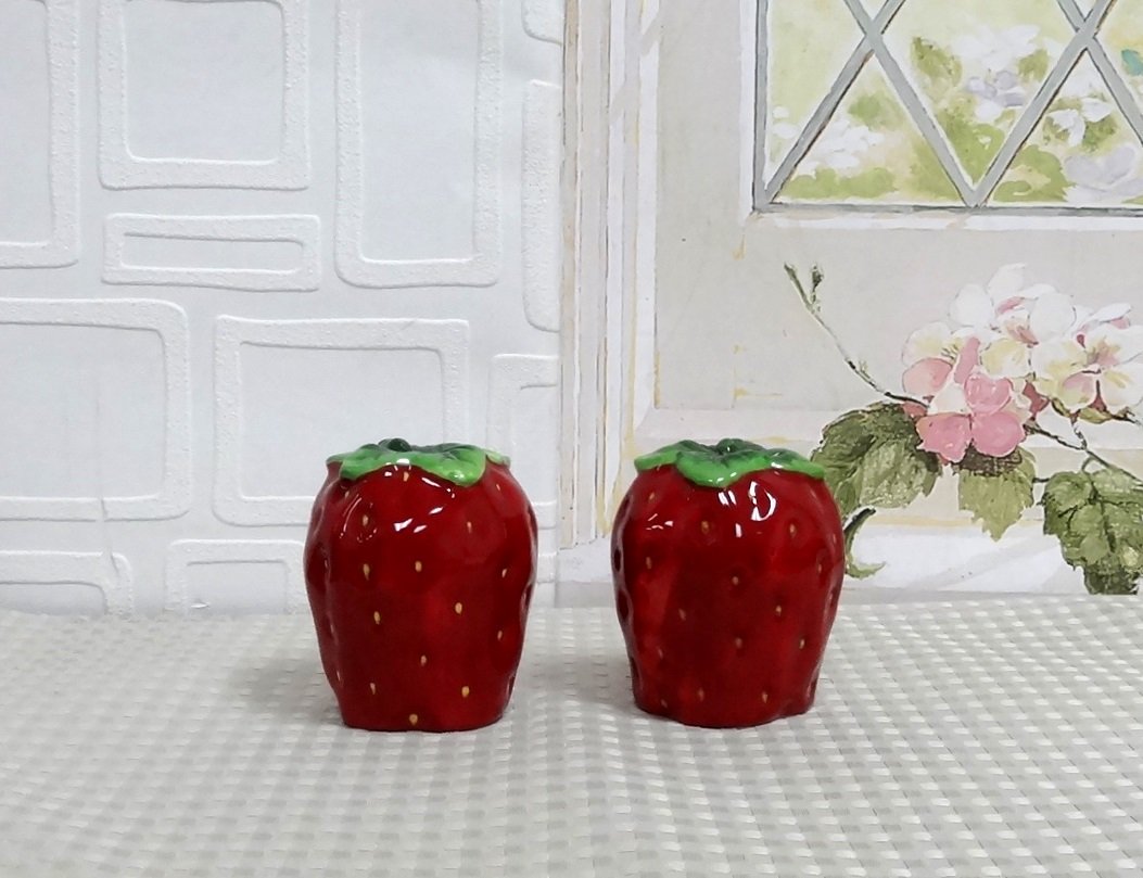 ACK Salt and Pepper Shaker, Kitchen Décor with Napkin holder